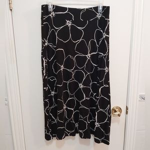 🤯2/$15 Joe Fresh Black and White Floral Rayon Skirt Size Medium (M)
